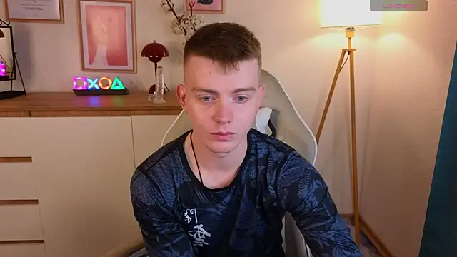 Snapshot of happy_de1mos chatting on 09.16.25 happy de1mos online show from 09.16.25