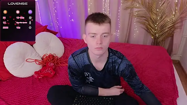 Snapshot of happy_de1mos chatting on 09.18.25 happy de1mos online show from 09.18.25