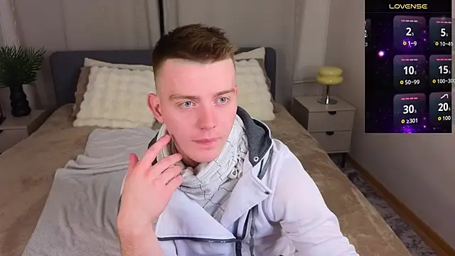 Snapshot of happy_de1mos chatting on 09.30.25 happy de1mos online show from 09.30.25