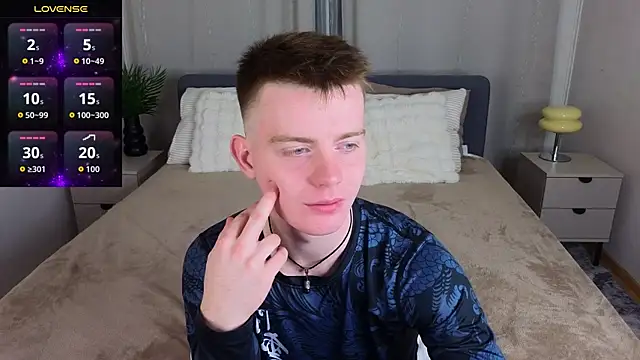 Snapshot of happy_de1mos chatting on 10.11.25 happy de1mos online show from 10.11.25