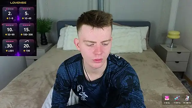 Snapshot of happy_de1mos chatting on 10.14.25 happy de1mos online show from 10.14.25