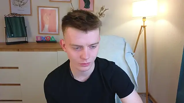 Snapshot of happy_de1mos chatting on 10.16.25 happy de1mos online show from 10.16.25