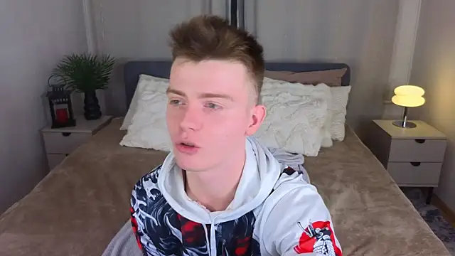 Snapshot of happy_de1mos chatting on 10.18.25 happy de1mos online show from 10.18.25