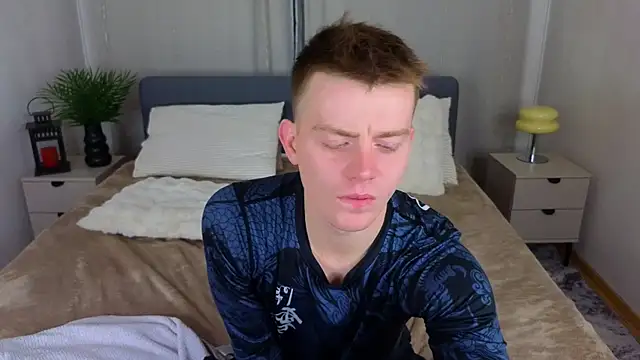 Snapshot of happy_de1mos chatting on 10.21.25 happy de1mos online show from 10.21.25