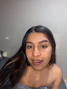  Chloe Smith online show from 09.19.25