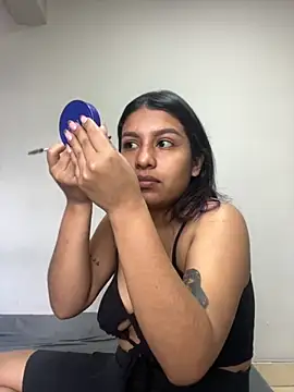  Chloe Smith online show from 10.21.25