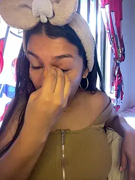  Chloe Smith online show from 04.21.26