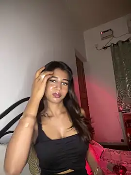 STRIP GLOW online show from 06.04.26