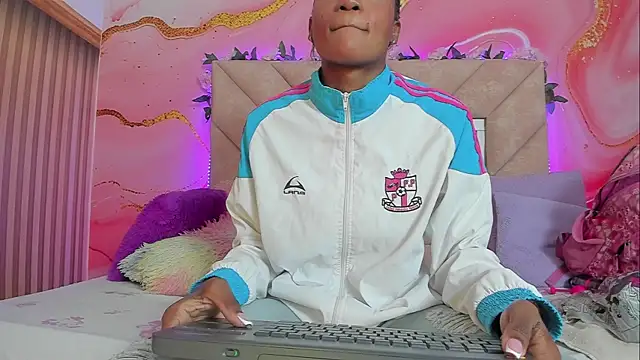 Snapshot of Taylor_oriana_ chatting on 09.23.25 Taylor oriana online show from 09.23.25