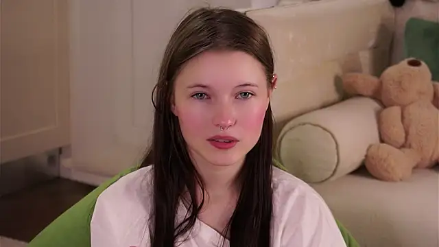 LynHillaire online show from 09.13.25