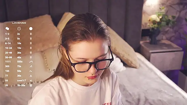 LynHillaire online show from 04.17.26