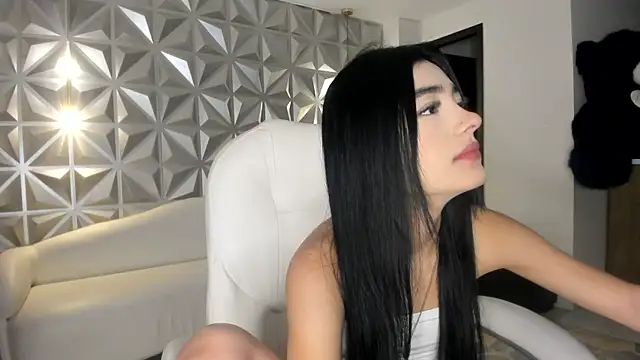 zoerouse  online show from 12.19.25