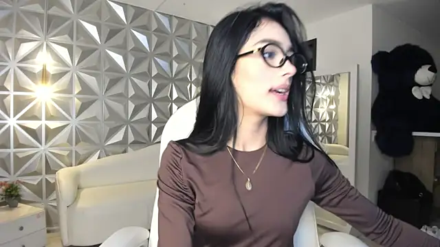 zoerouse  online show from 01.17.26