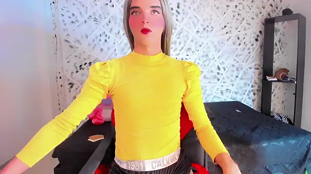 Snapshot of MIA_HOT23CM_S7S chatting on 10.09.25 MIA HOT23CM S7S online show from 10.09.25