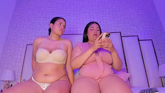 Mia and lexy online show from 10.10.25