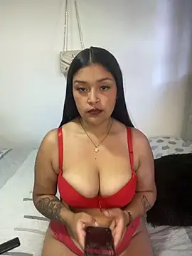 Snapshot of Aurora_fire1 chatting on 09.11.25 Aurora fire1 online show from 09.11.25