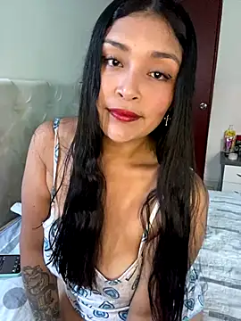 Snapshot of Aurora_fire1 chatting on 10.21.25 Aurora fire1 online show from 10.21.25