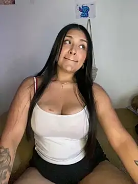 Snapshot of Aurora_fire1 chatting on 12.16.25 Aurora fire1 online show from 12.16.25