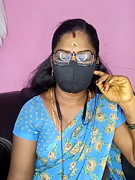 Snapshot of tamilammukuttyy chatting on 09.15.25 tamilammukuttyy online show from 09.15.25