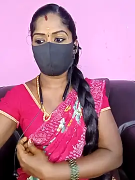 Snapshot of tamilammukuttyy chatting on 10.15.25 tamilammukuttyy online show from 10.15.25