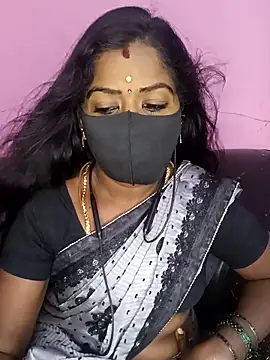 Snapshot of tamilammukuttyy chatting on 10.29.25 tamilammukuttyy online show from 10.29.25