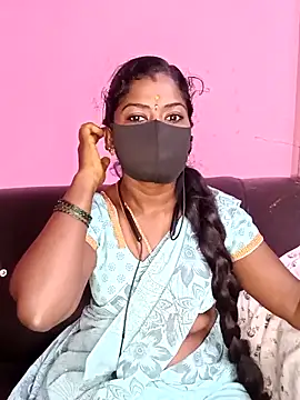 Snapshot of tamilammukuttyy chatting on 10.30.25 tamilammukuttyy online show from 10.30.25