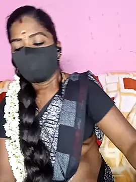 Snapshot of tamilammukuttyy chatting on 11.16.25 tamilammukuttyy online show from 11.16.25