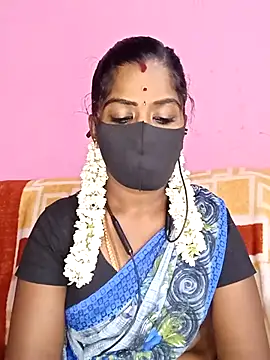 Snapshot of tamilammukuttyy chatting on 11.17.25 tamilammukuttyy online show from 11.17.25