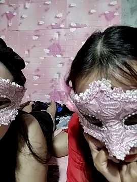 Snapshot of Tin_tanny chatting on 10.13.25 Tin tanny online show from 10.13.25