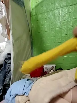 Snapshot of Tin_tanny chatting on 11.21.25 Tin tanny online show from 11.21.25