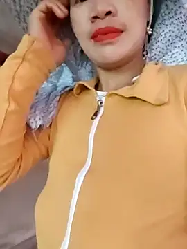 Snapshot of Tin_tanny chatting on 11.23.25 Tin tanny online show from 11.23.25