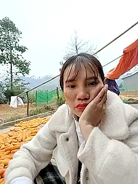 Snapshot of Tin_tanny chatting on 11.24.25 Tin tanny online show from 11.24.25