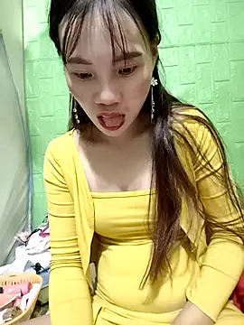 Snapshot of Tin_tanny chatting on 11.24.25 Tin tanny online show from 11.24.25