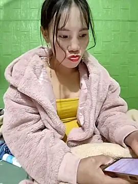 Snapshot of Tin_tanny chatting on 11.28.25 Tin tanny online show from 11.28.25