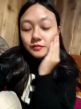 Snapshot of mai-xinh chatting on 11.01.25 mai-xinh online show from 11.01.25