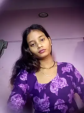 Snapshot of Hot_Mayra_ chatting on 11.27.25 Hot Mayra online show from 11.27.25