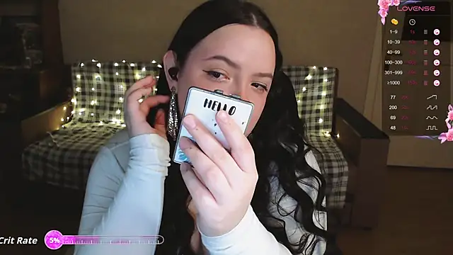 Snapshot of EmillyBones chatting on 11.02.25 EmillyBones online show from 11.02.25