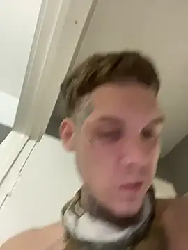 Snapshot of Duanennnn chatting on 11.05.25 Duanennnn online show from 11.05.25