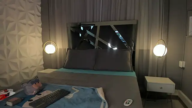 Snapshot of MAGIC_TESSA chatting on 10.16.25 MAGIC TESSA online show from 10.16.25