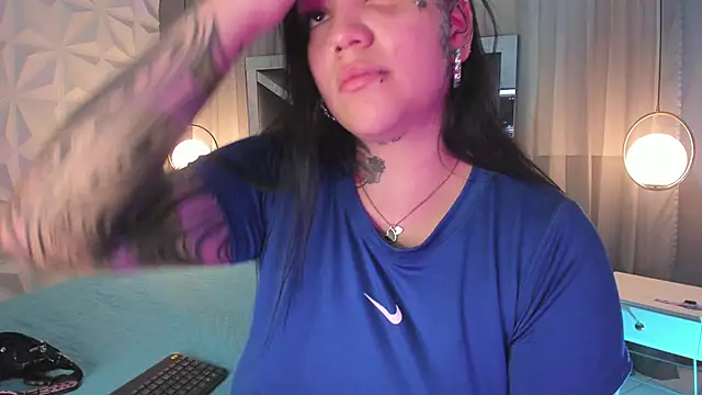 Snapshot of MAGIC_TESSA chatting on 11.21.25 MAGIC TESSA online show from 11.21.25