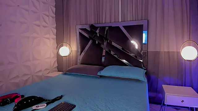 Snapshot of MAGIC_TESSA chatting on 11.24.25 MAGIC TESSA online show from 11.24.25