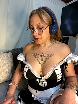 Snapshot of Gatithaaa chatting on 12.22.25 Gatithaaa online show from 12.22.25