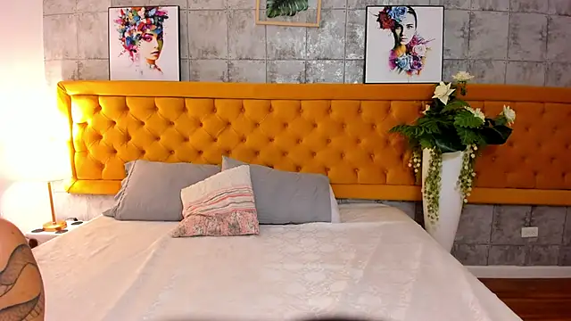 LiilithNova online show from 11.18.25