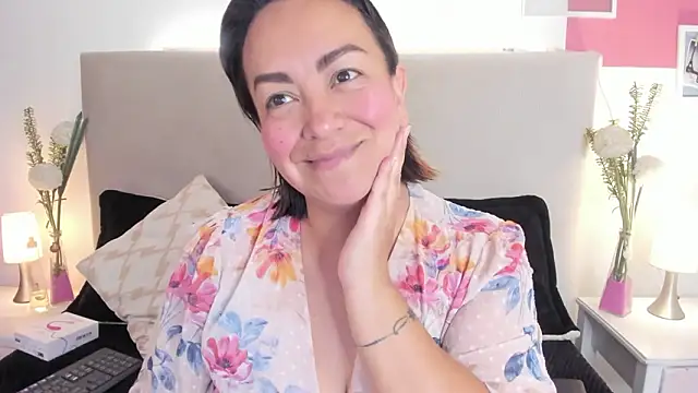 Angel Velvet online show from 03.05.26