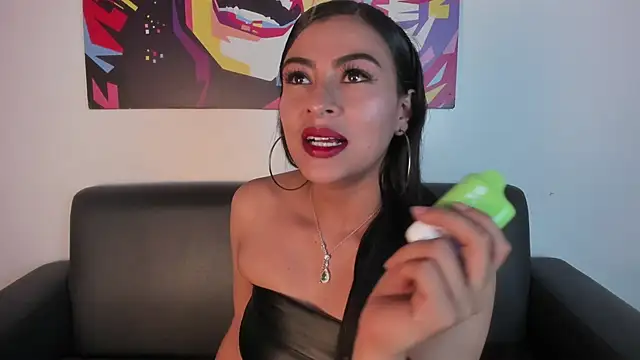 Zairaa Fox online show from 10.04.25