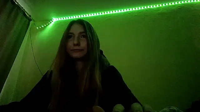 Nymera flare online show from 11.19.25