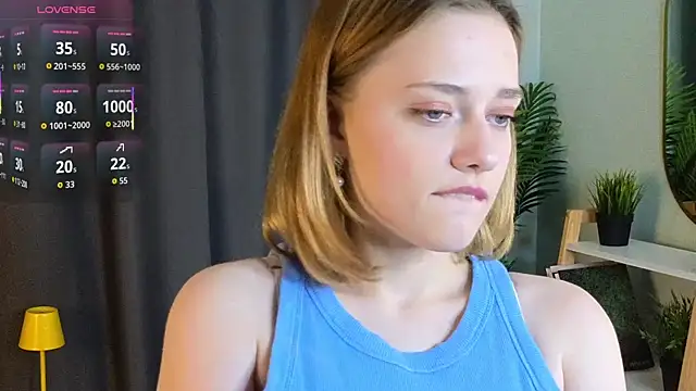 HollieCollelo online show from 11.13.25