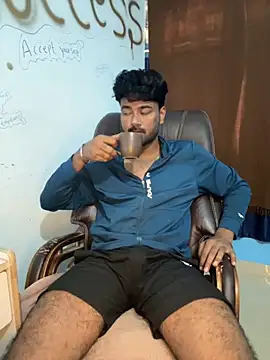 MeekBatgirl online show from 11.13.25