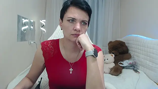 AvaSaturnian online show from 09.15.25