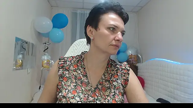 AvaSaturnian online show from 10.08.25